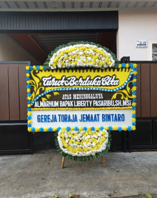 Papan Bunga Duka di Jemaja Barat
